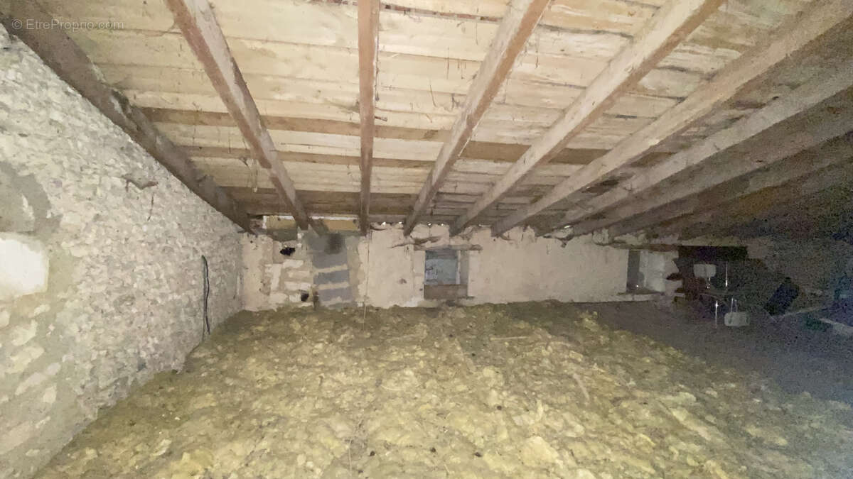 Maison à CHENAC-SAINT-SEURIN-D&#039;UZET