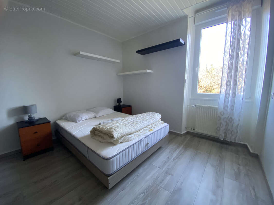 Appartement à SAINT-LUPICIN