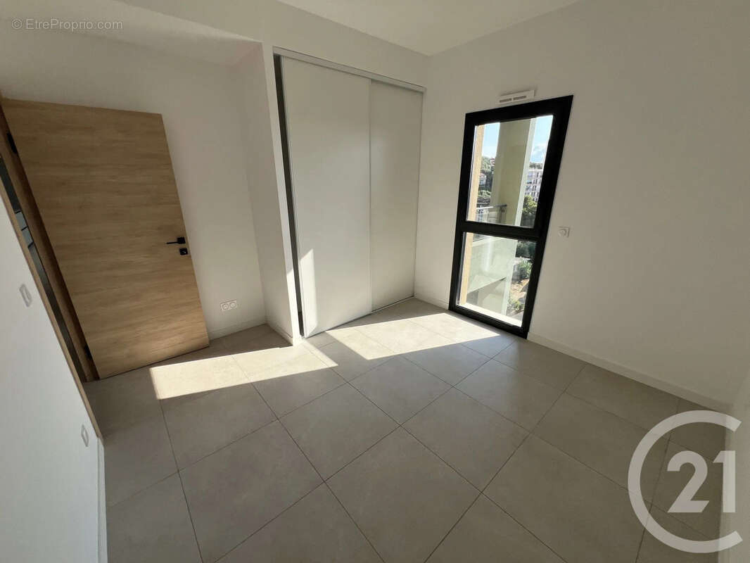 Appartement 87 m² à San-Martino-Di-Lota  - photo 12