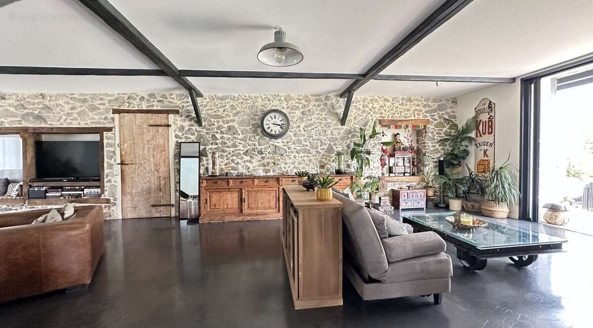 Maison à SAUBRIGUES