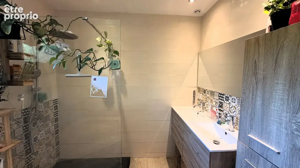 Maison plain pied 107 m2, grande pièce de vie, 3 chambres, garage et petite piscine - photo 12