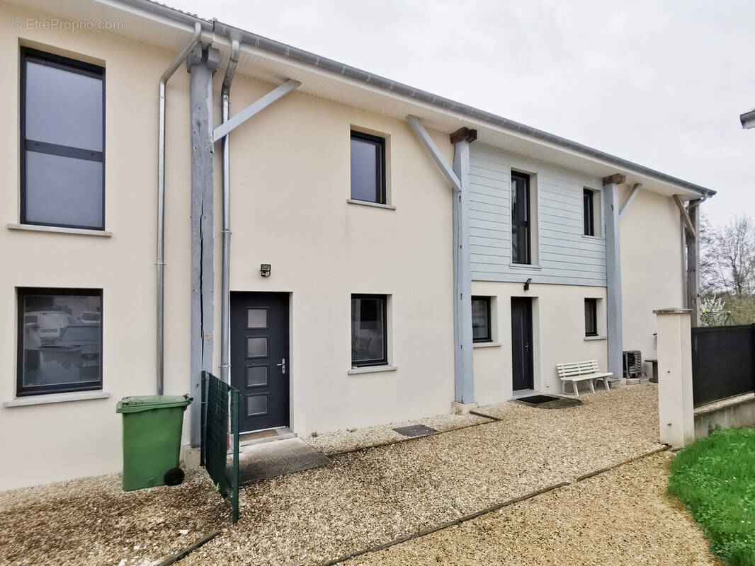 Maison à SAINT-PARRES-AUX-TERTRES