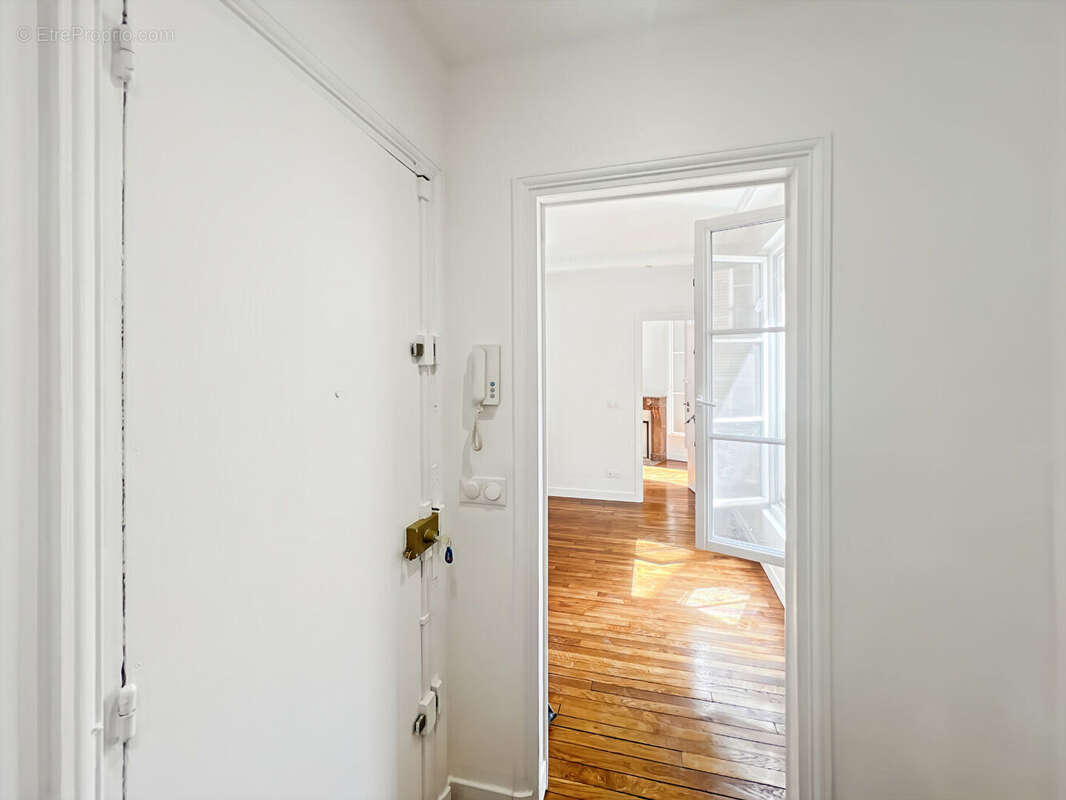 Appartement Paris 3 pièce(s) 50 m2 - photo 4