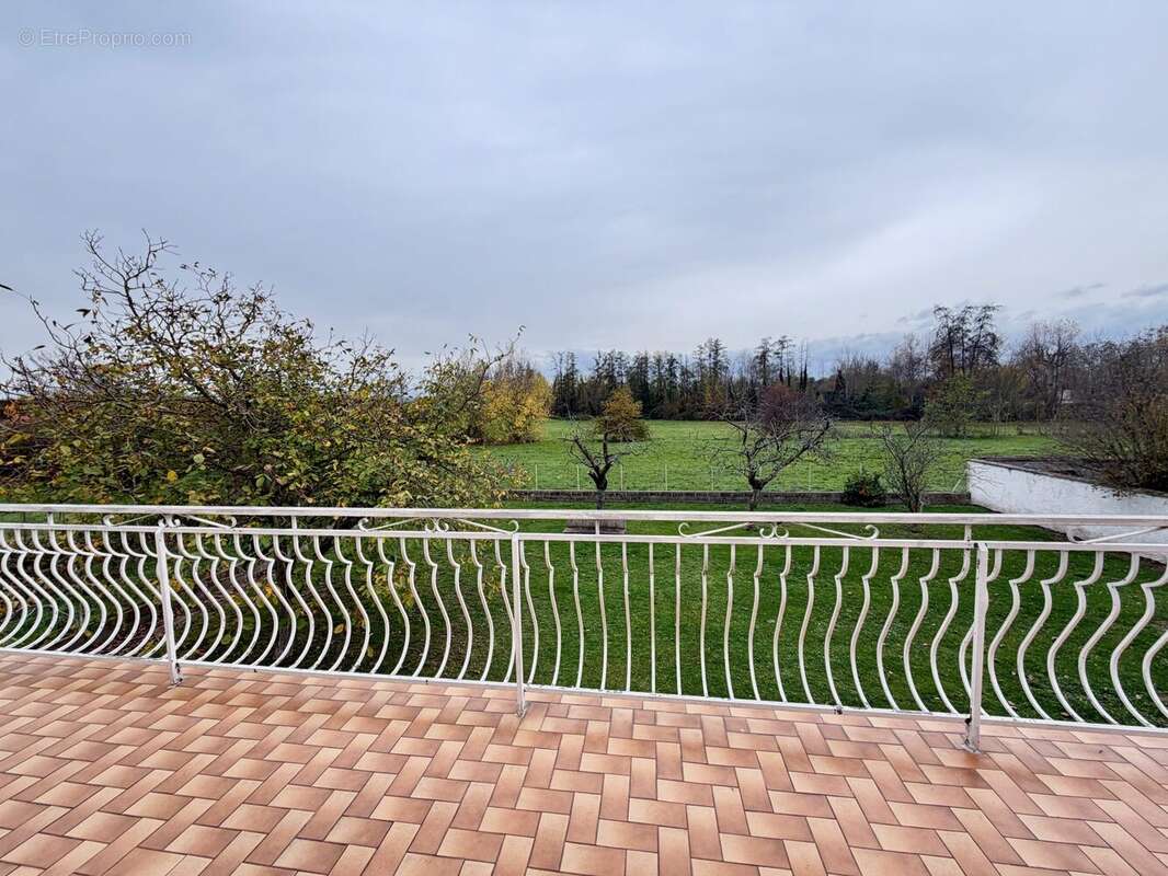 Maison à SURY-LE-COMTAL