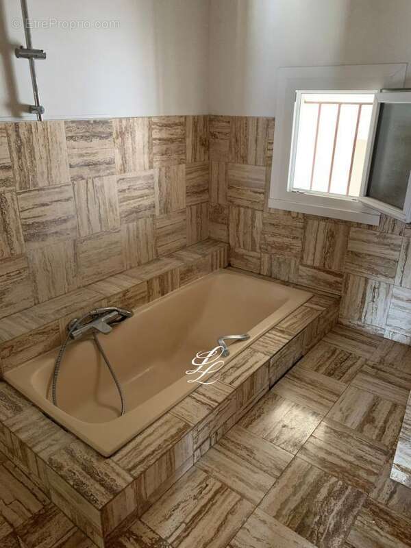 Appartement à PARCAY-MESLAY