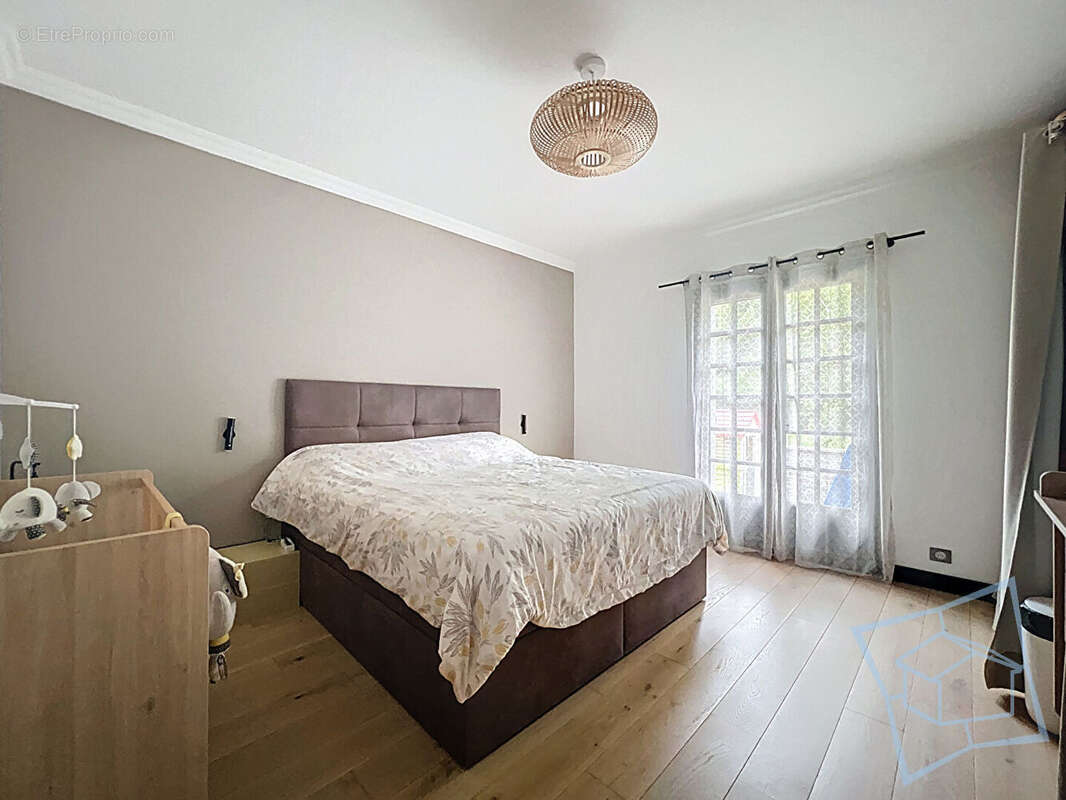 Appartement à BULLION