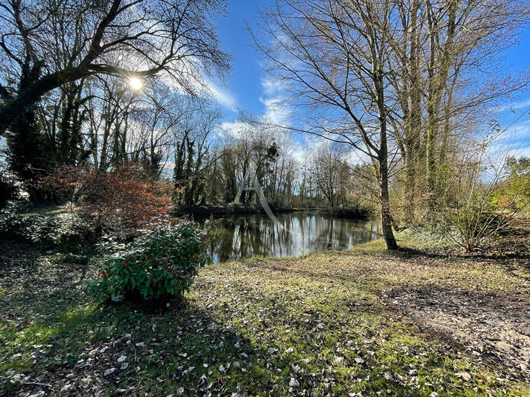 Terrain à CONTRES