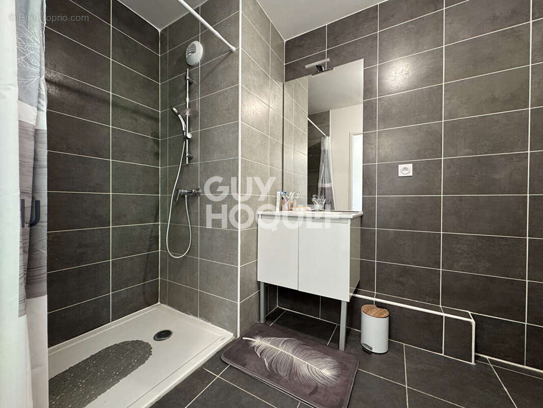 Appartement à CHATEAUNEUF-DE-GADAGNE