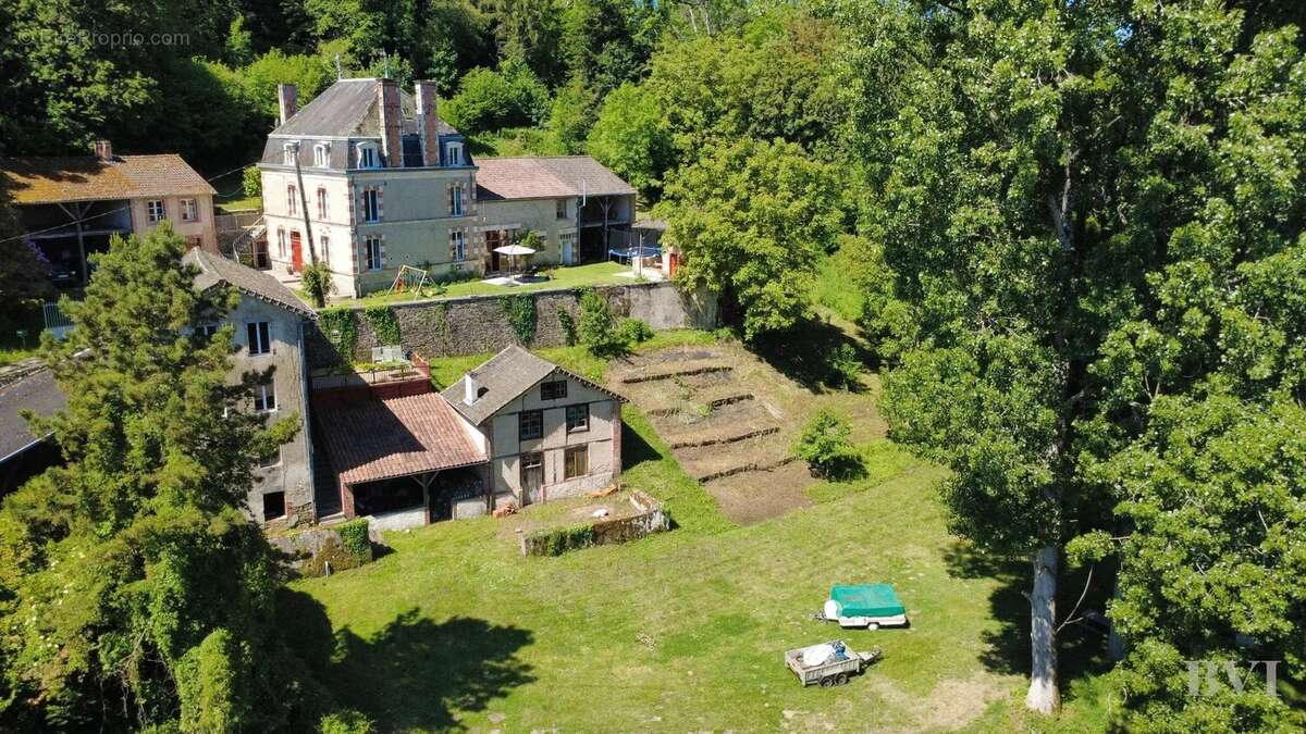 Maison à BUSSIERE-POITEVINE