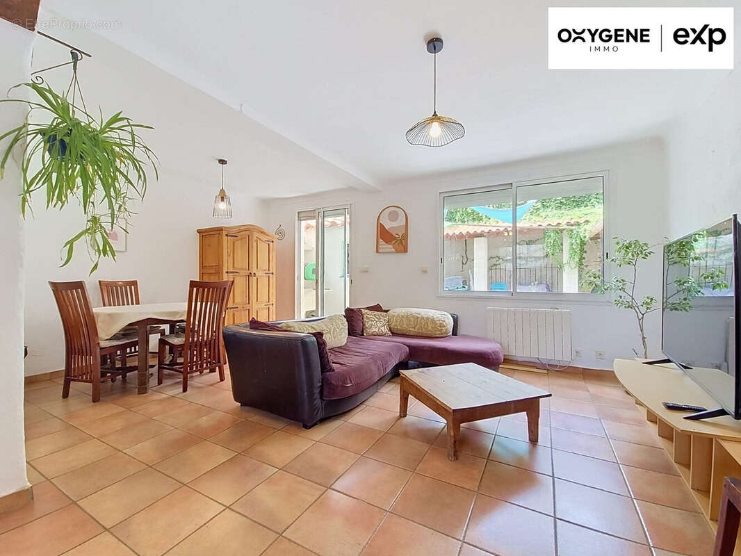 Maison 90 m² à Villeneuve-La-Riviere  - photo 2