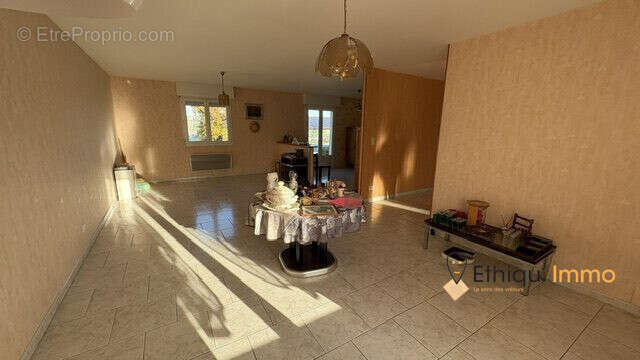 Maison à MARBEVILLE