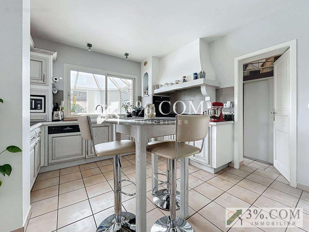 Maison à MONTELEGER