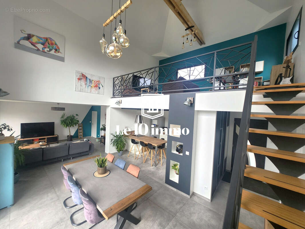 Pièce de vie - Maison à DISTRE