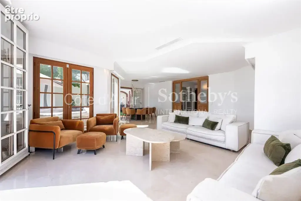Cannes La Californie, demeure néo normande de six chambres avec piscine - photo 12