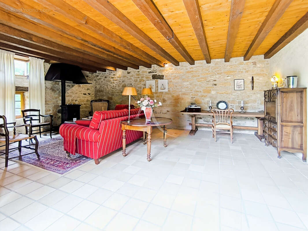 Maison en pierre, Frayssinet Le Gelat, 5 pièce(s) 159m² - photo 5