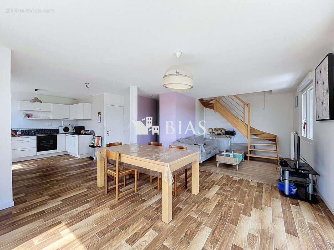 Maison 129 m² à Malaunay  - photo 2