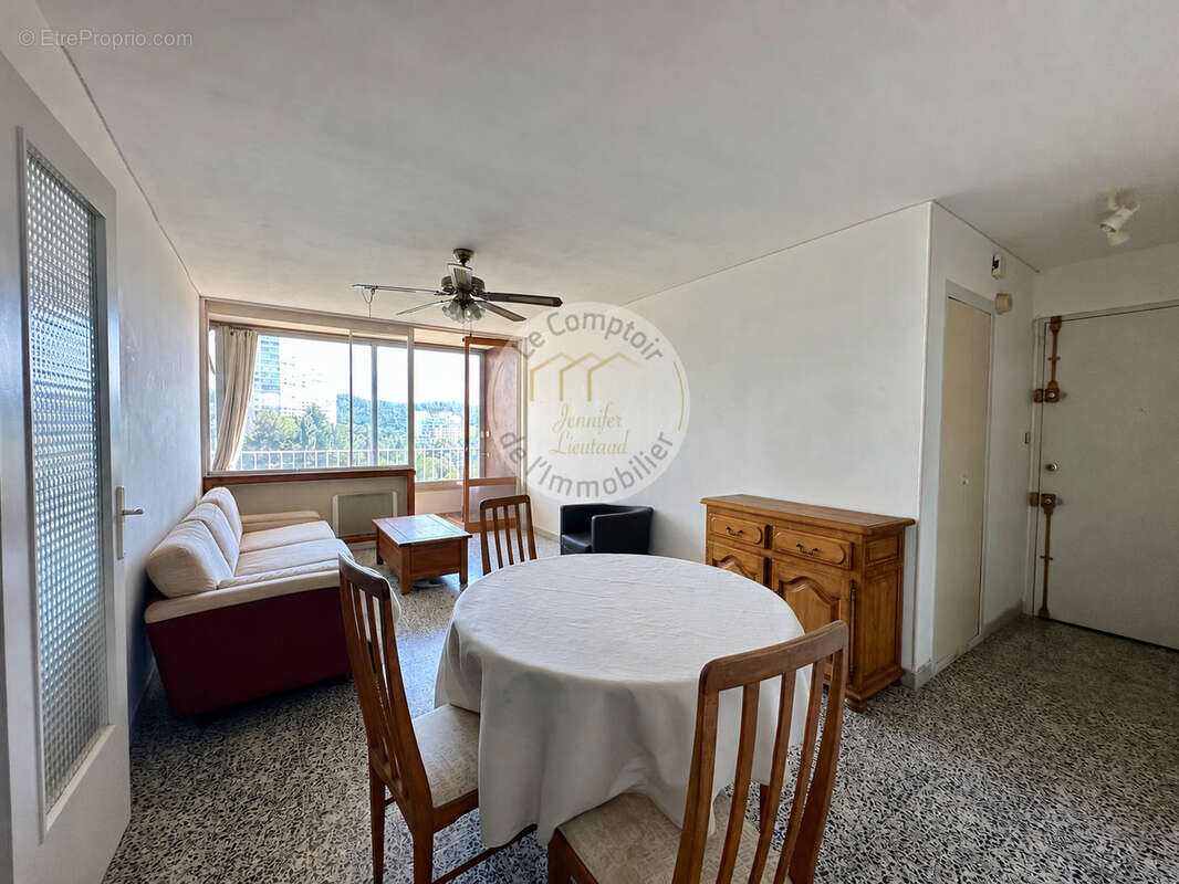 Appartement à MARSEILLE-9E