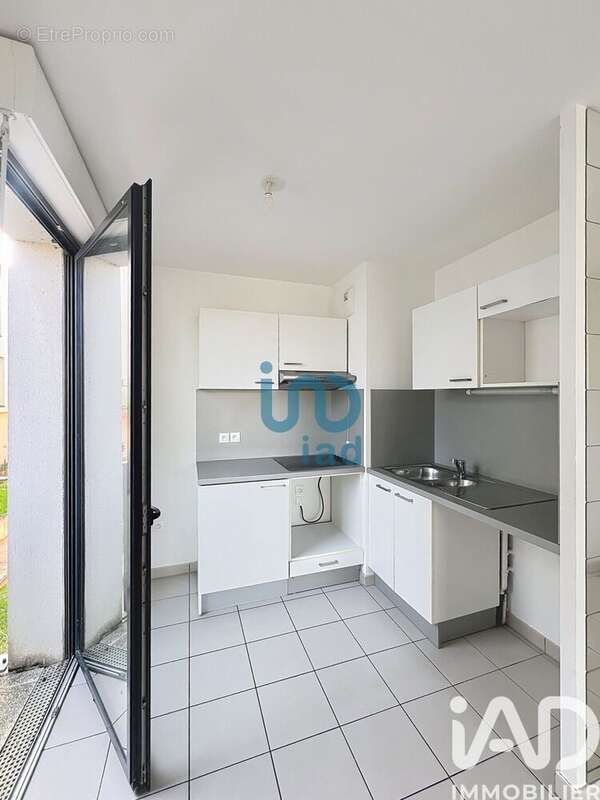 Photo 2 - Appartement à BUSSY-SAINT-GEORGES