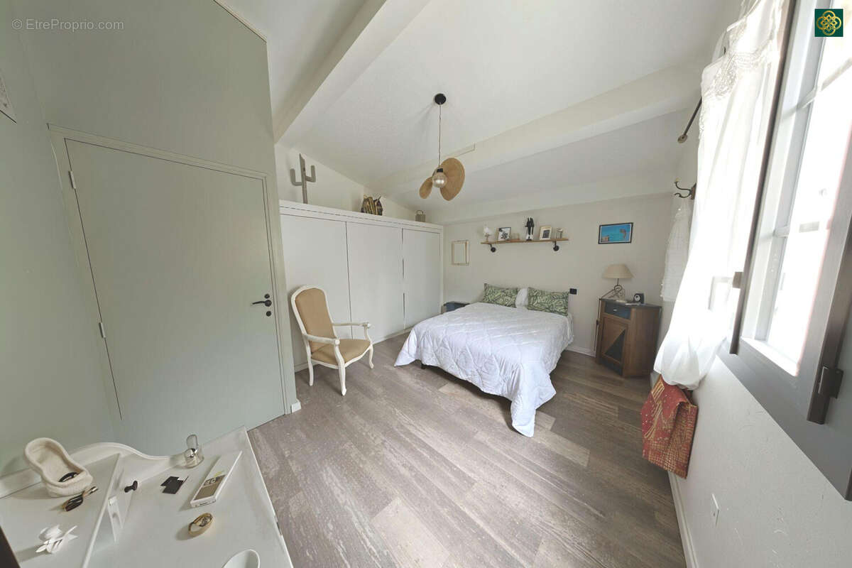 Maison à SAINT-ANDRE-DE-ROQUEPERTUIS