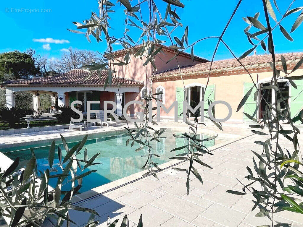 Maison à MONTAUROUX