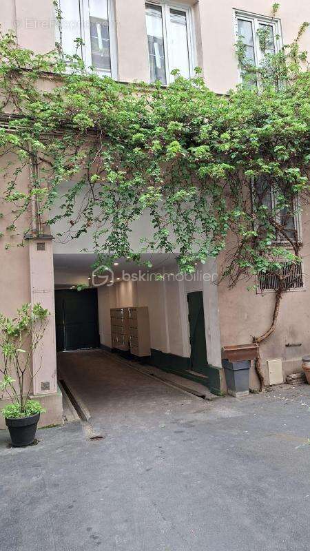 Appartement à PARIS-10E