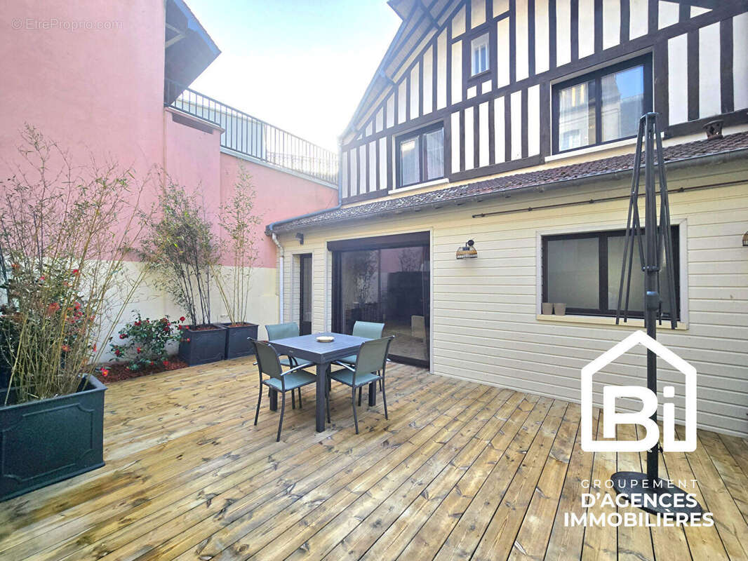 DEAUVILLE - Maison en plein centre ville - photo 3
