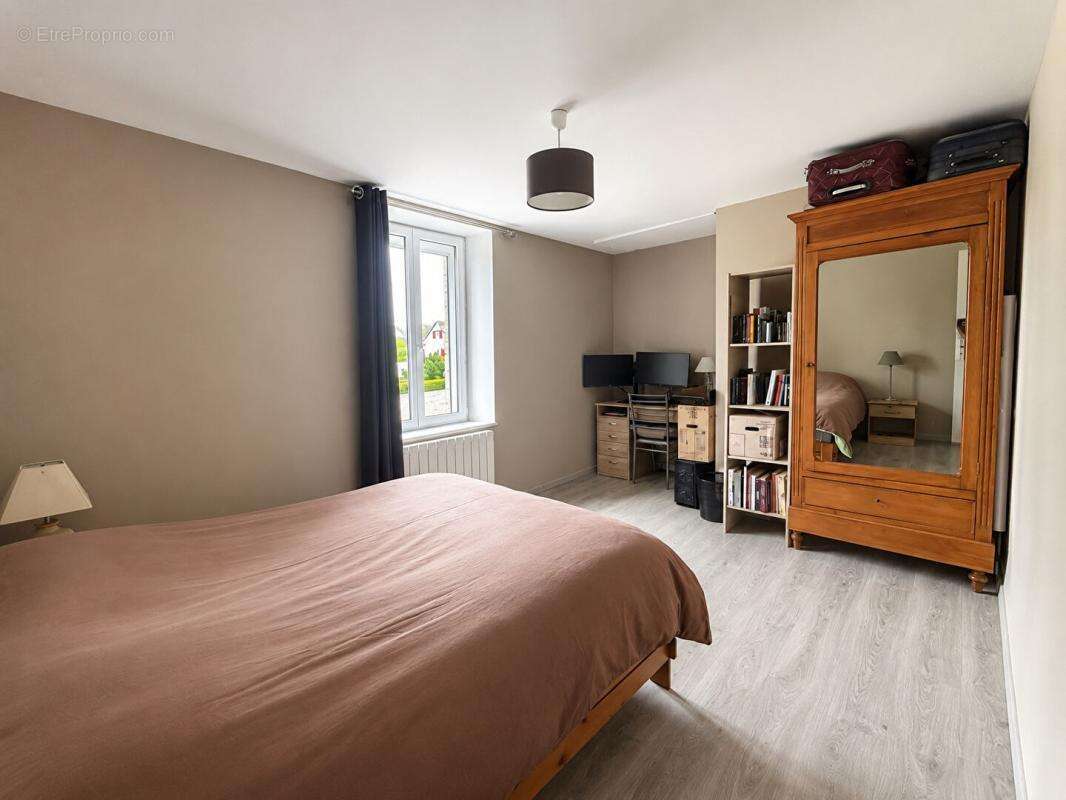 14370 Maison 102 m² en parfait état 183 800 - photo 9