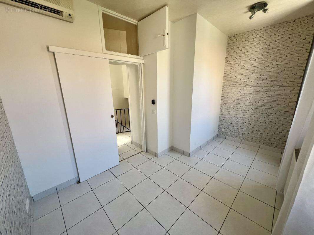 Appartement à MARSEILLE-16E