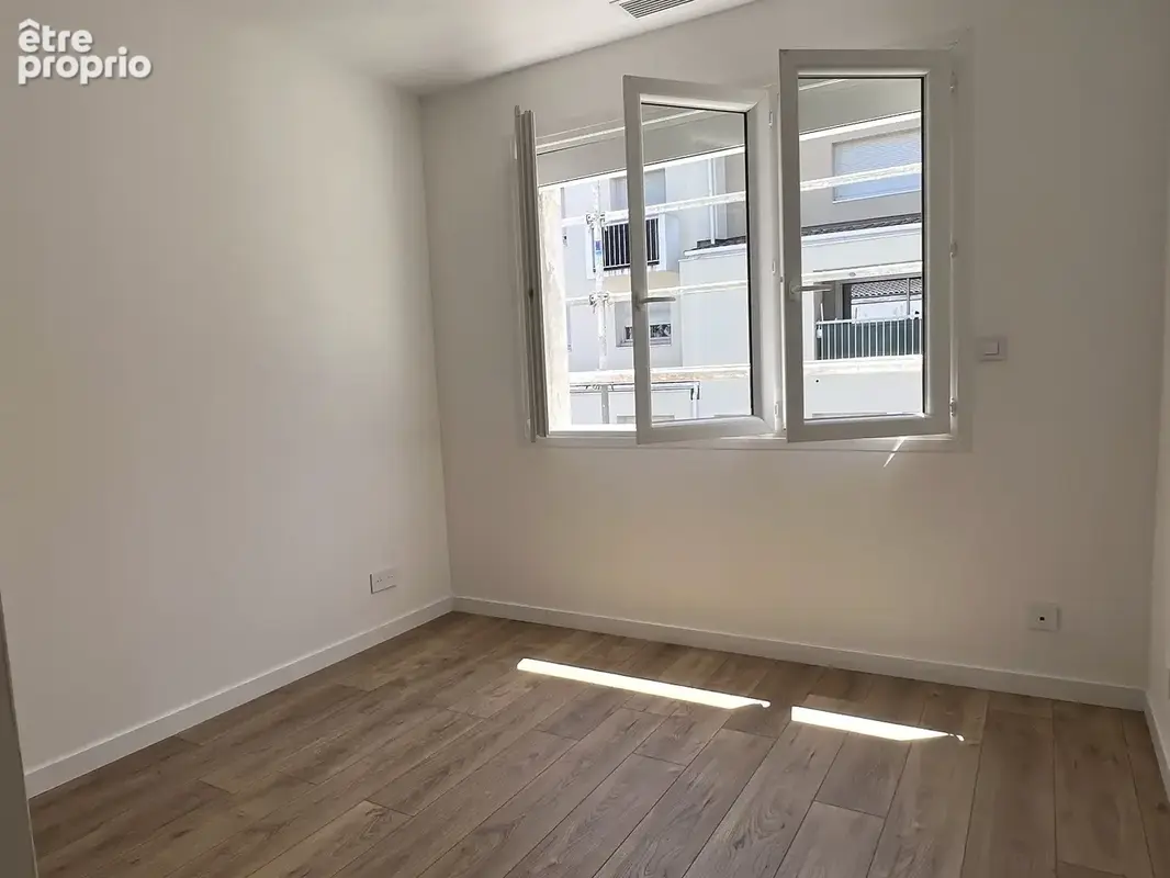 CHARTRONS-BASSENS A FLOT GRAND T5 DE 118.64M2 renovation a neuf avec climatisation ET TERRASSE DE 62M2 - photo 12