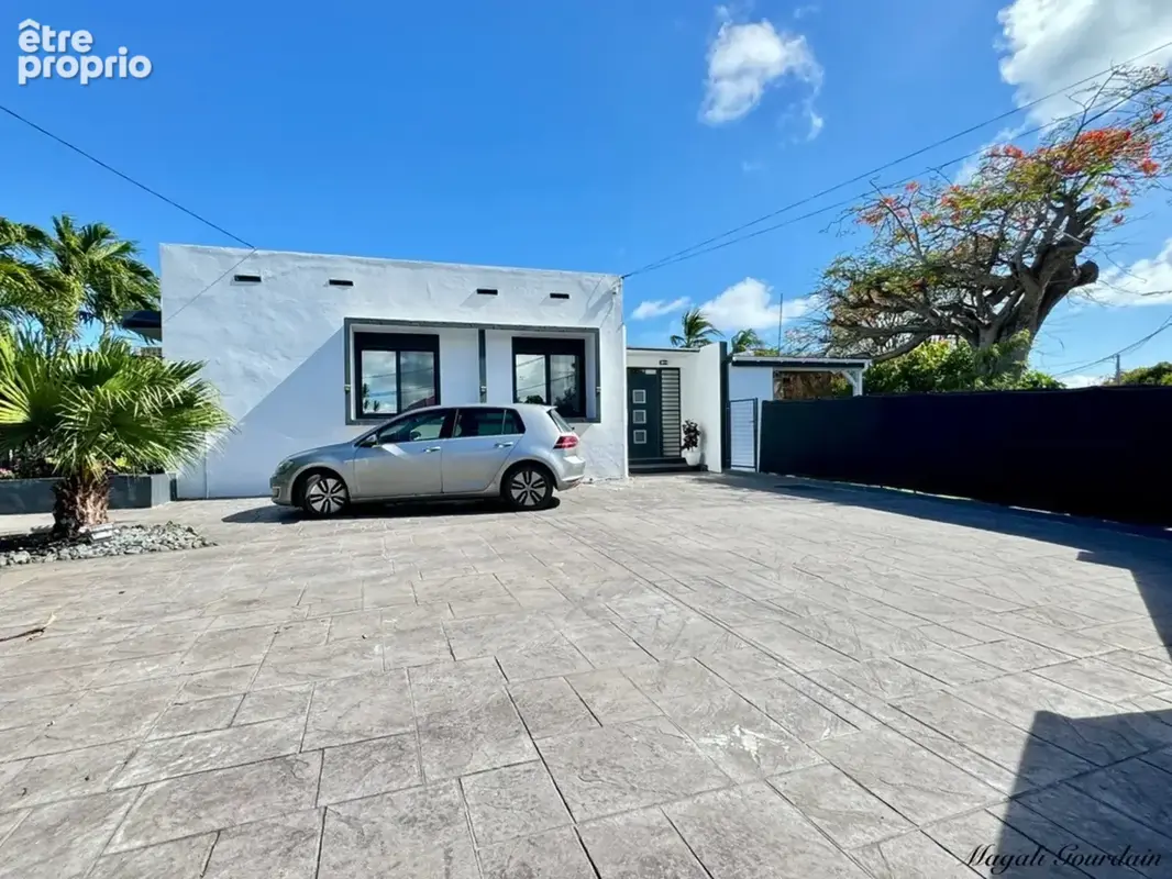 A vendre - propriete d'exception avec vue mer imprenable & studio attenant - sainte anne - photo 17