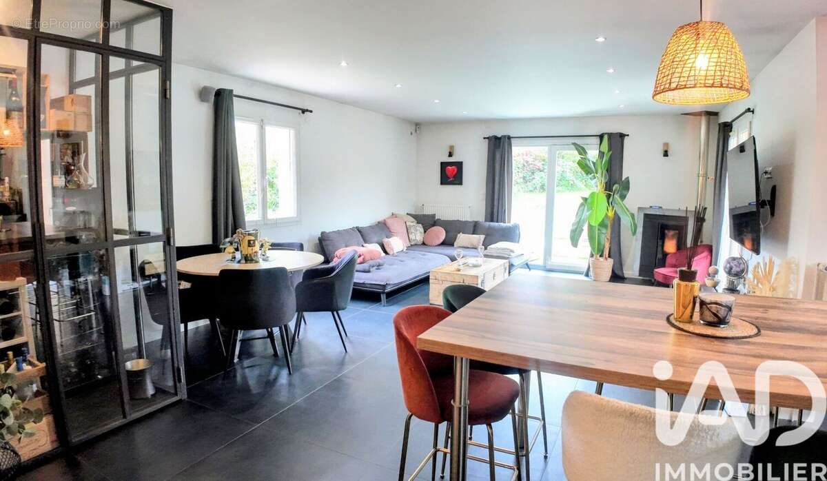 Photo 6 - Maison à ROCHE-LA-MOLIERE