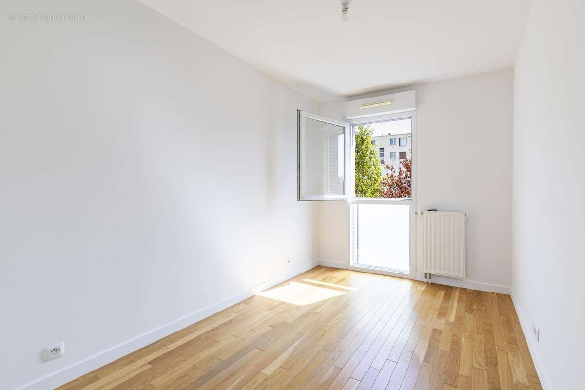 Appartement 63 m² à Nanterre  - photo 6