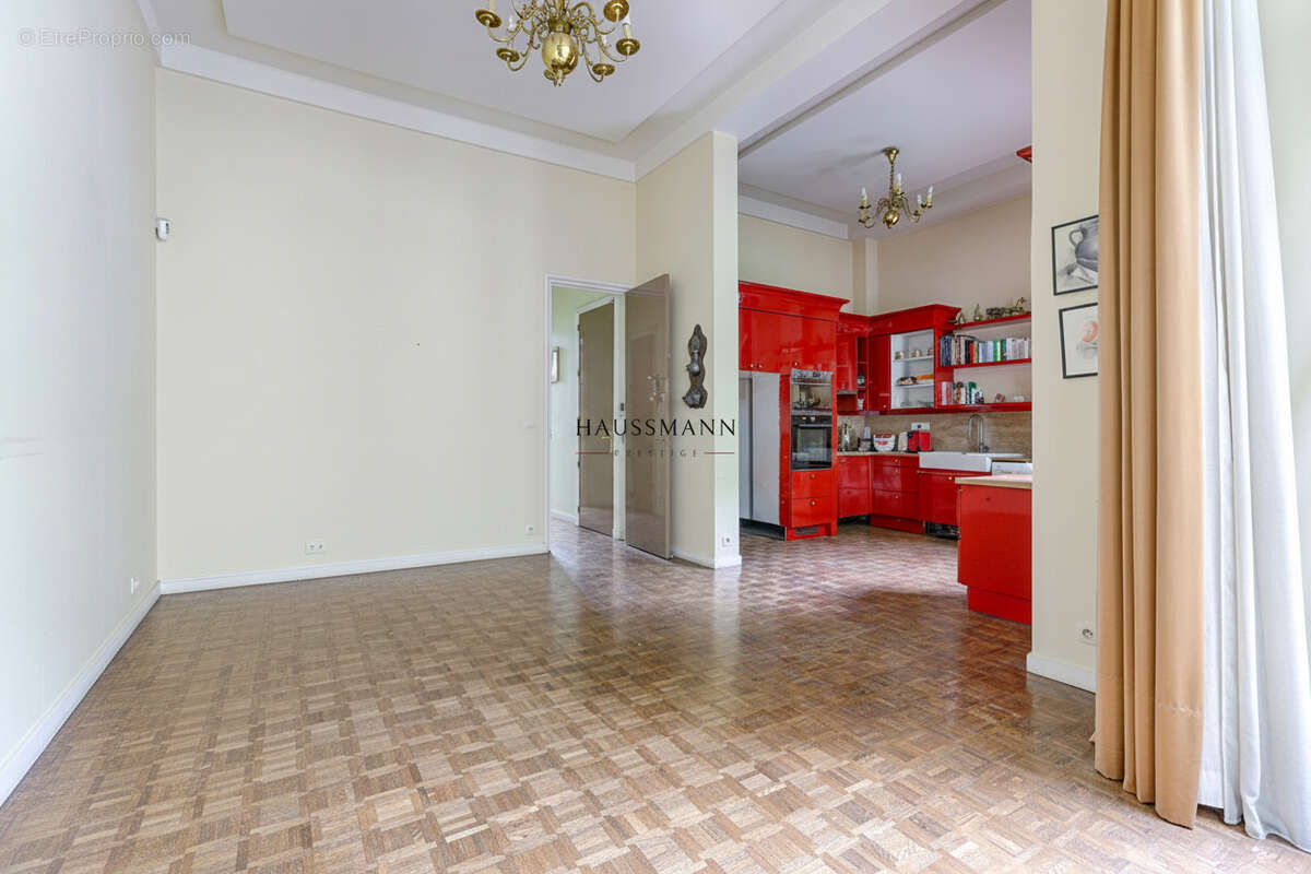 Maison à PARIS-18E
