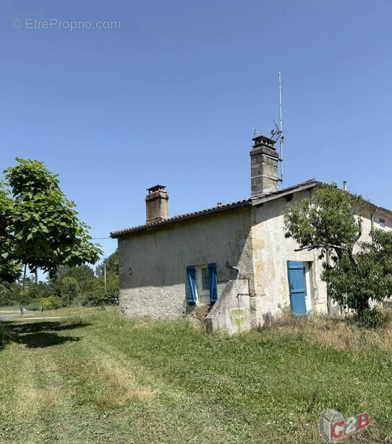 Maison à CABANAC-ET-VILLAGRAINS