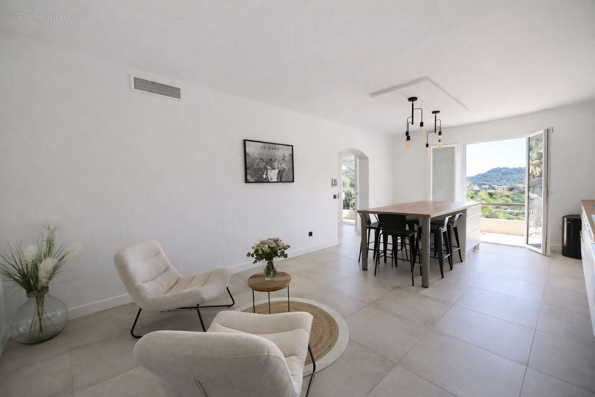 Maison à MANDELIEU-LA-NAPOULE