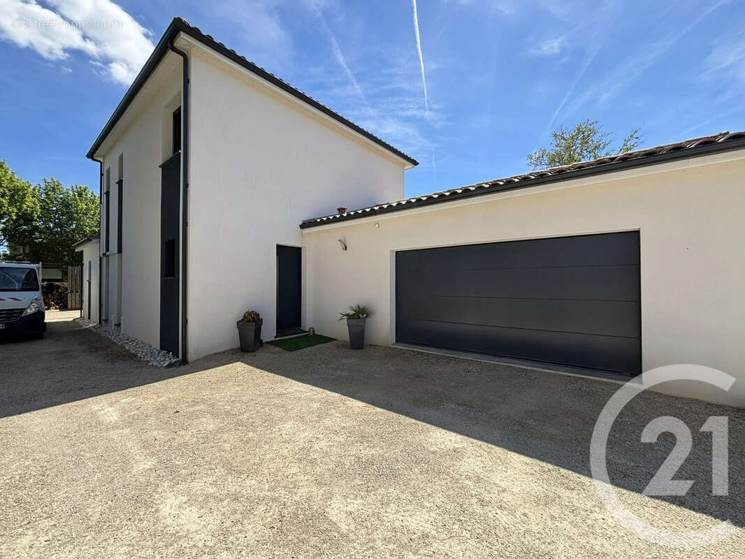 Maison à CORNEBARRIEU