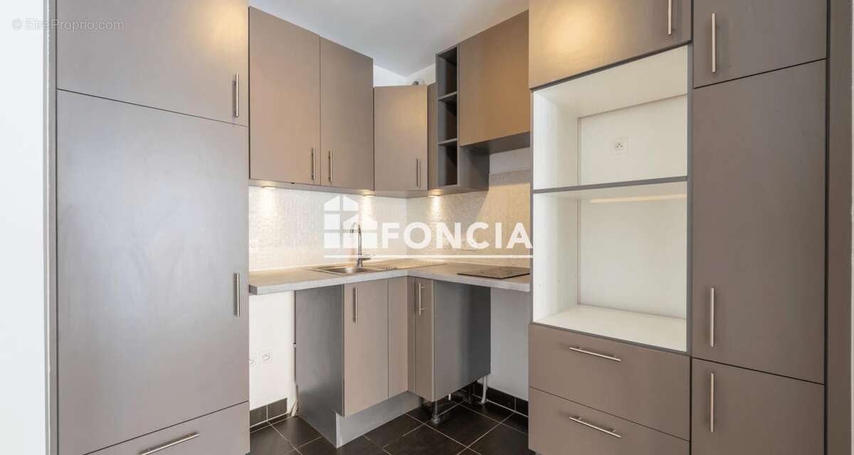 Appartement à PARIS-20E