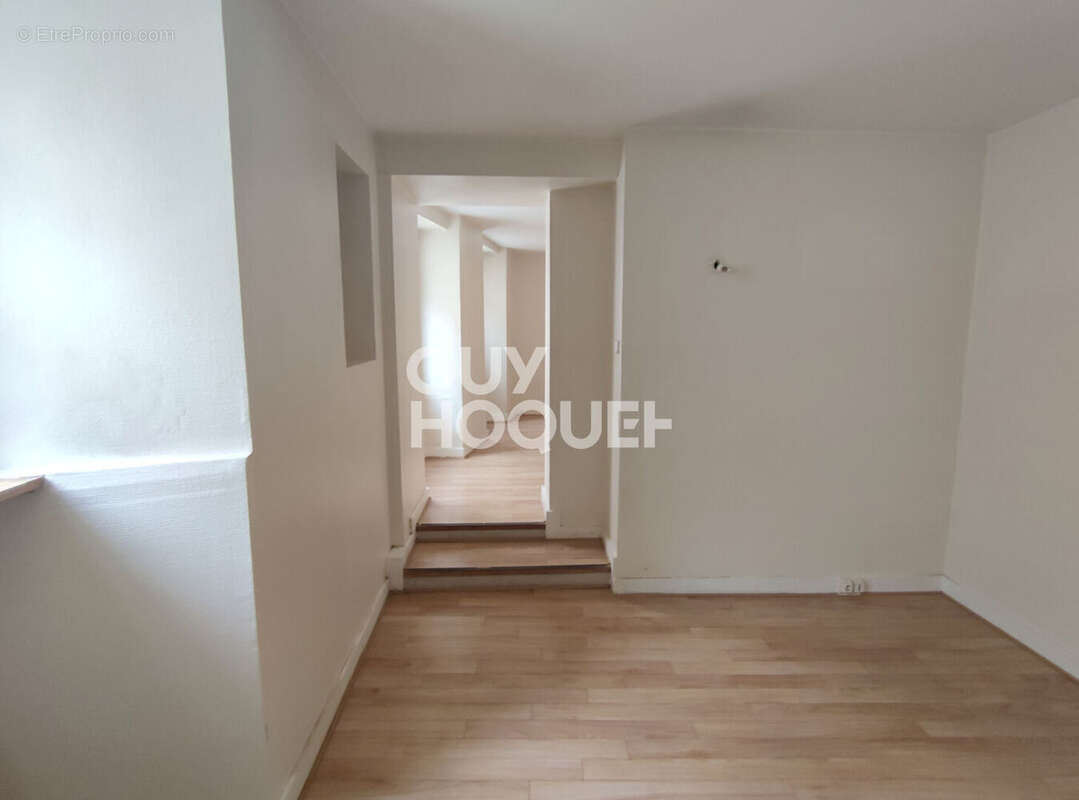 Commerce à LOUVECIENNES