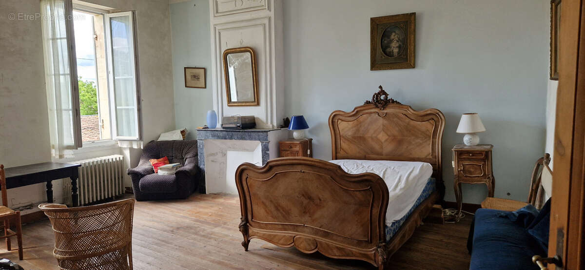 belle maison pierre carreaux de gironde cheminée parquets et jardin - photo 7