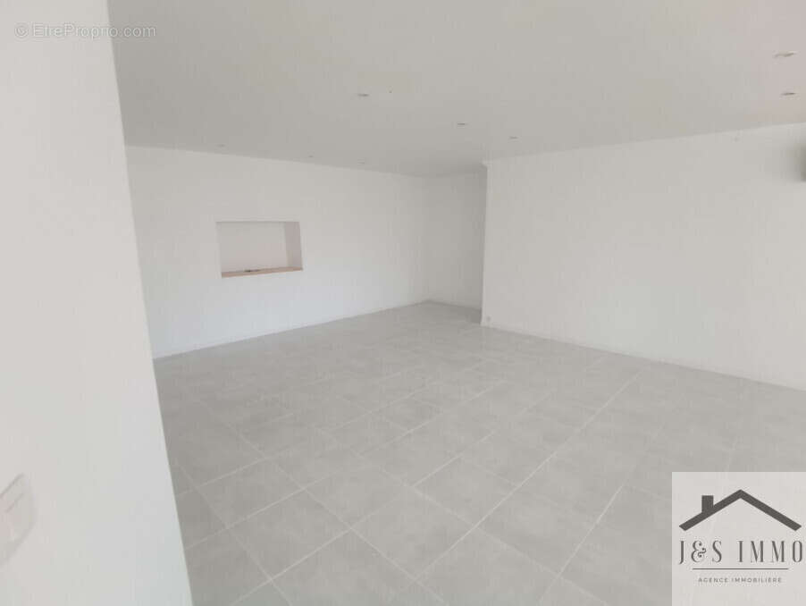 Maison à MONTEMBOEUF