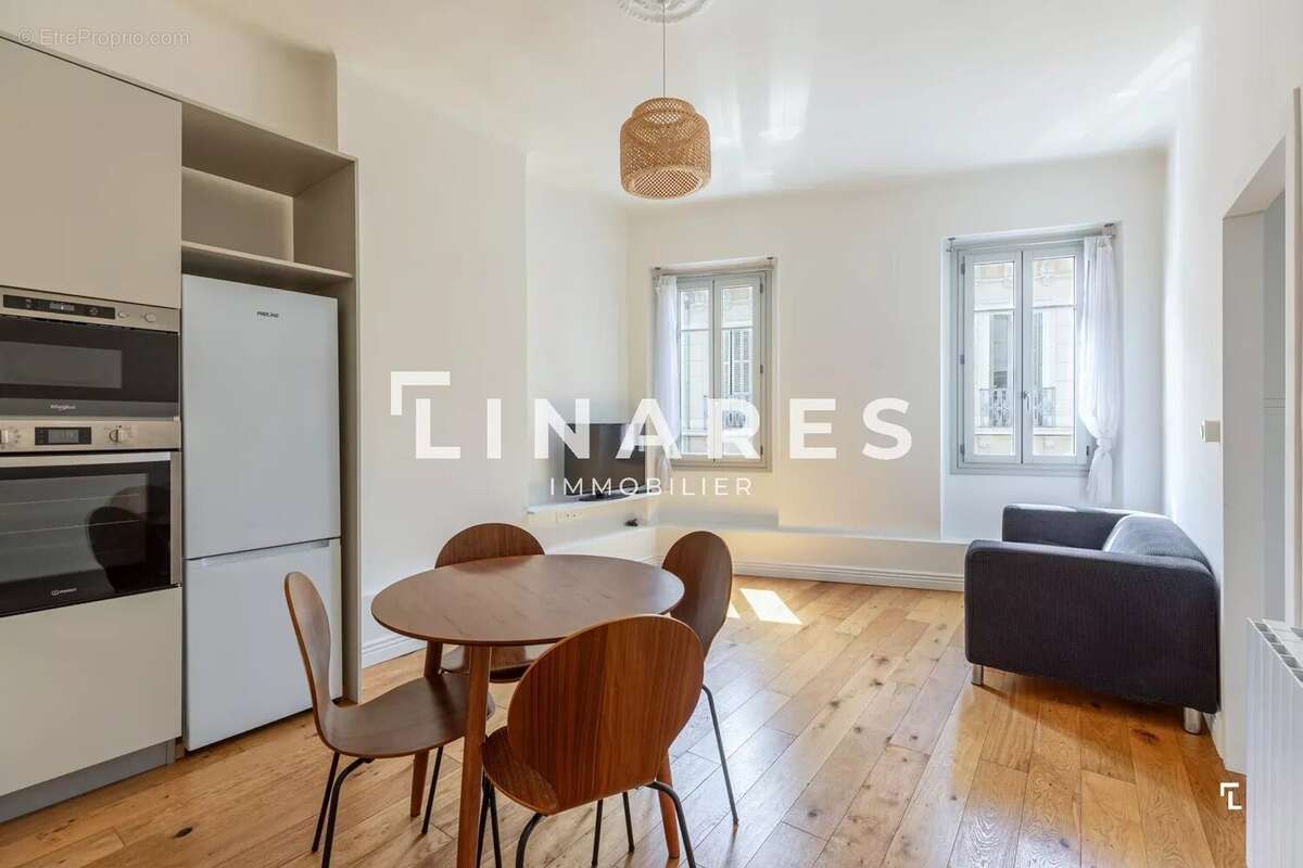 Appartement à MARSEILLE-1E