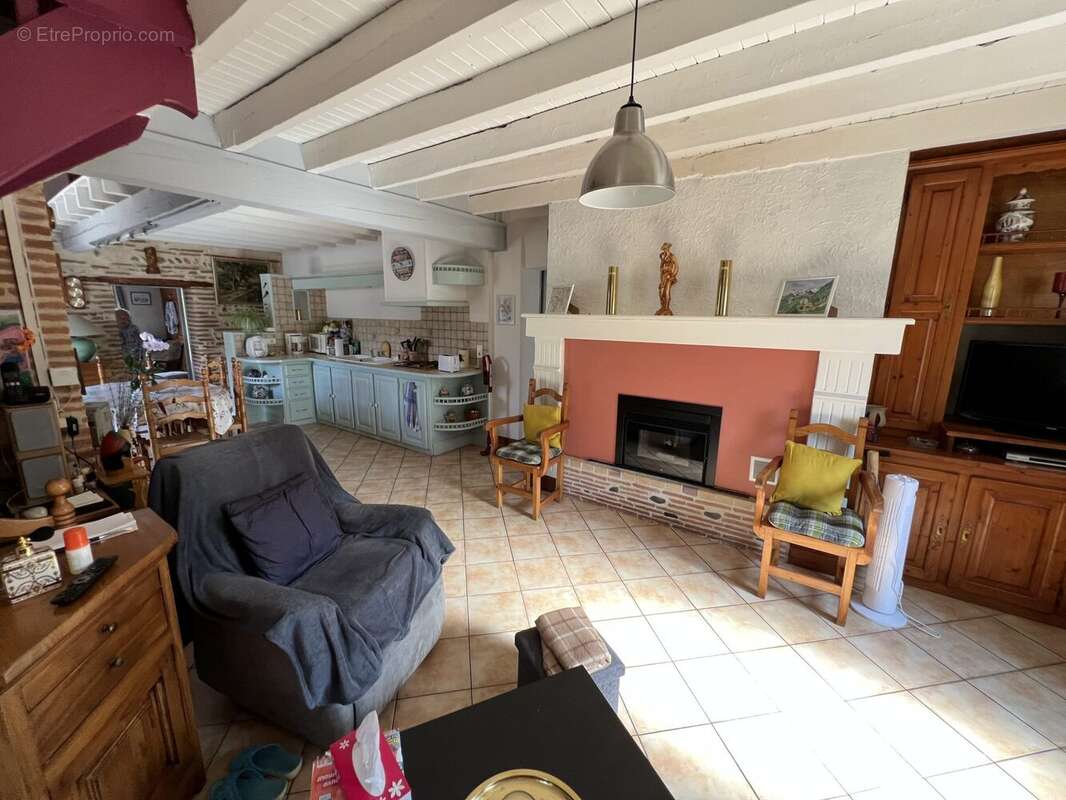 Maison à SAINT-URCISSE