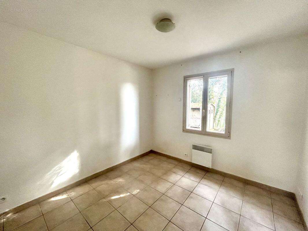 Maison à LACHAPELLE-AUZAC