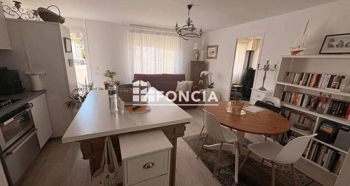 Maison à MESCHERS-SUR-GIRONDE