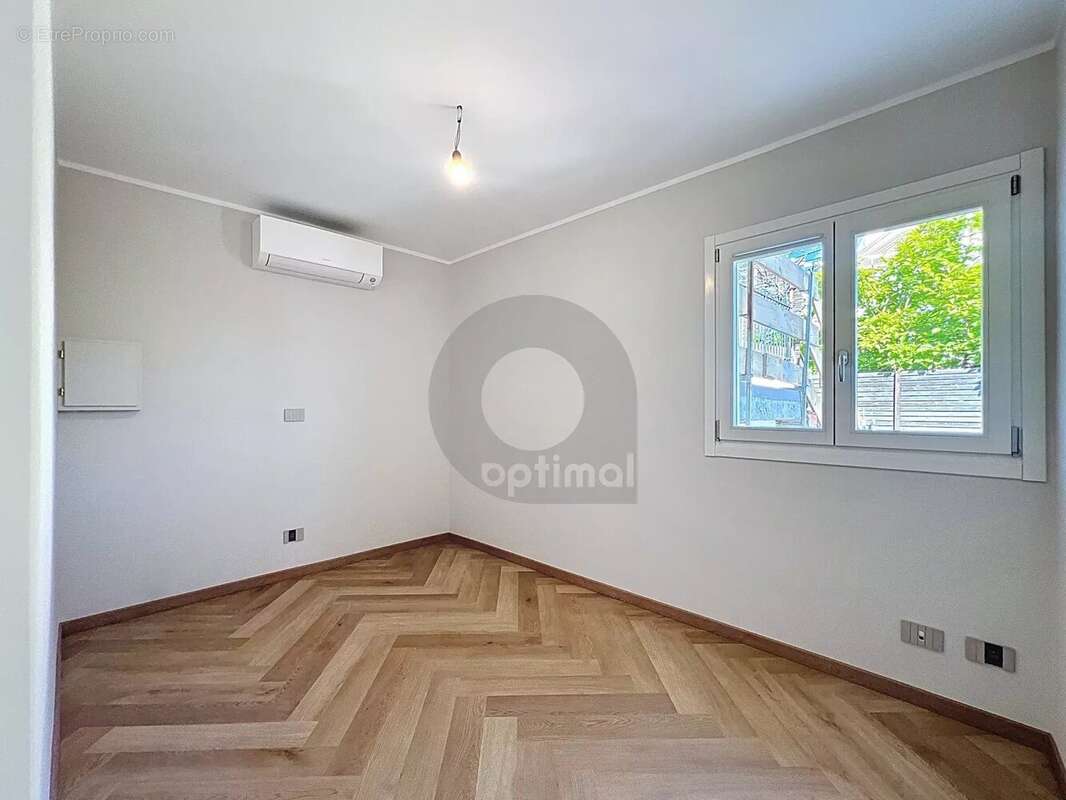 Appartement à ROQUEBRUNE-CAP-MARTIN