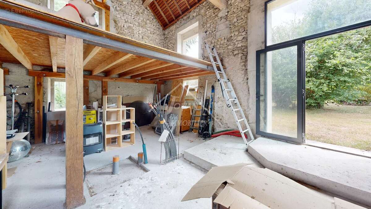 Maison à JENZAT
