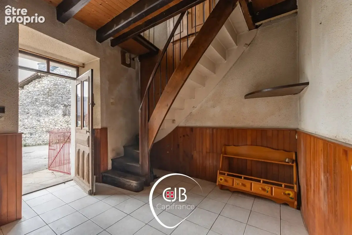 Cruet – Maison 62 m² avec atelier, jardin et combles aménageables - photo 9