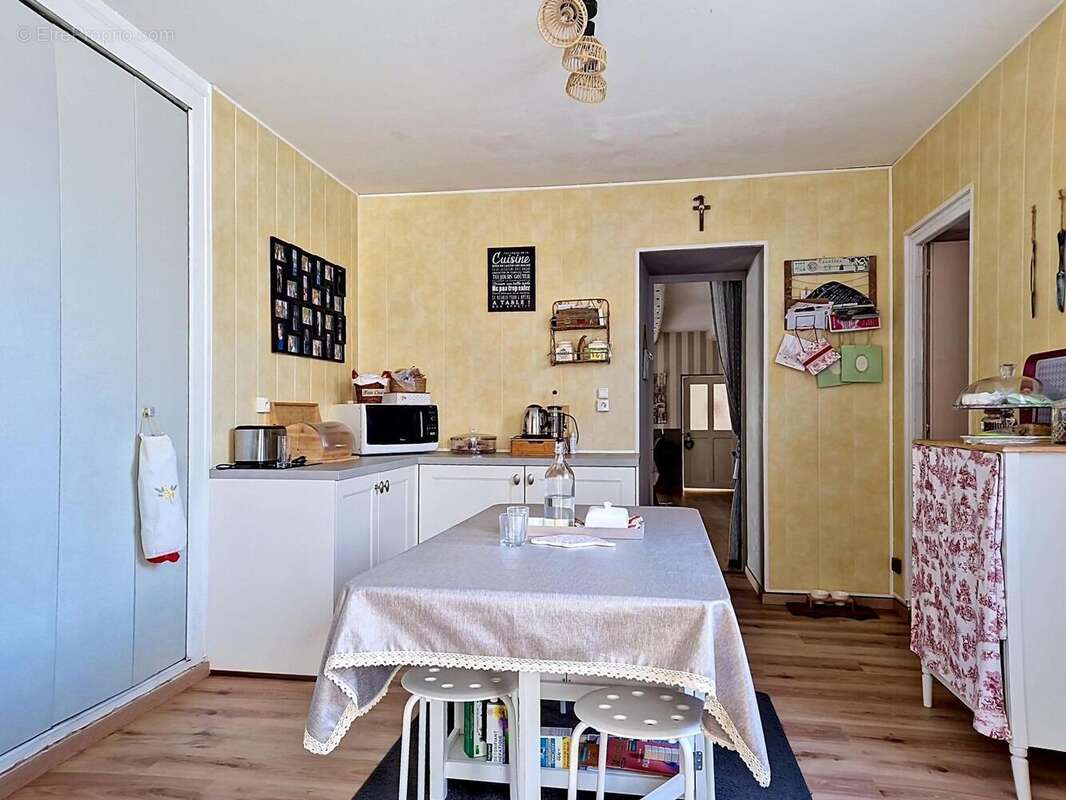 Maison 197 m² à Clave  - photo 4