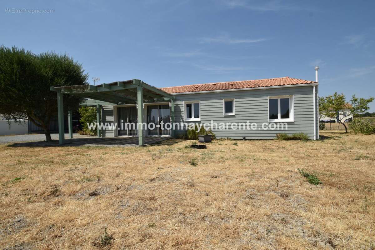 Maison 90 m² à Tonnay-Charente  - photo 2