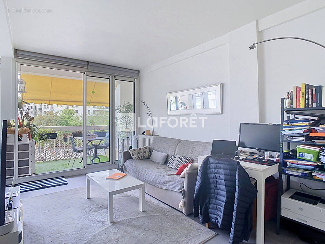 Appartement à PARIS-15E